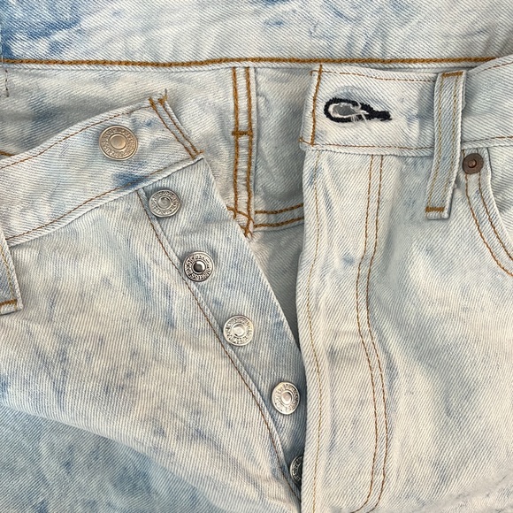 Levi’s 501 Button Fly Bleach acid Wash Denim Shorts - Picture 10 of 14